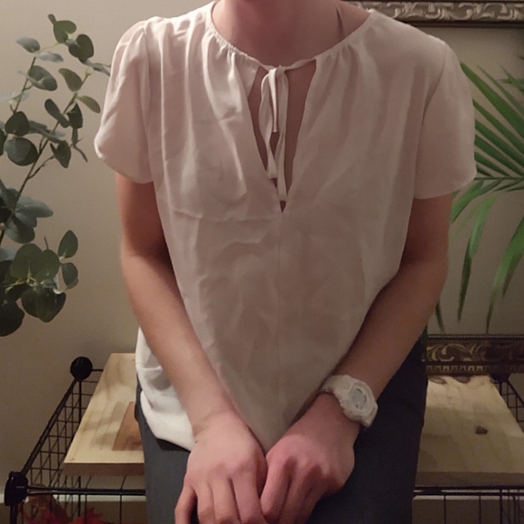 White blouse - Picture 3 of 6